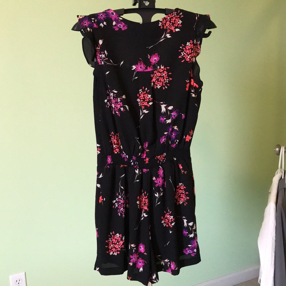 Express Romper- Excellent Condition! - image 3